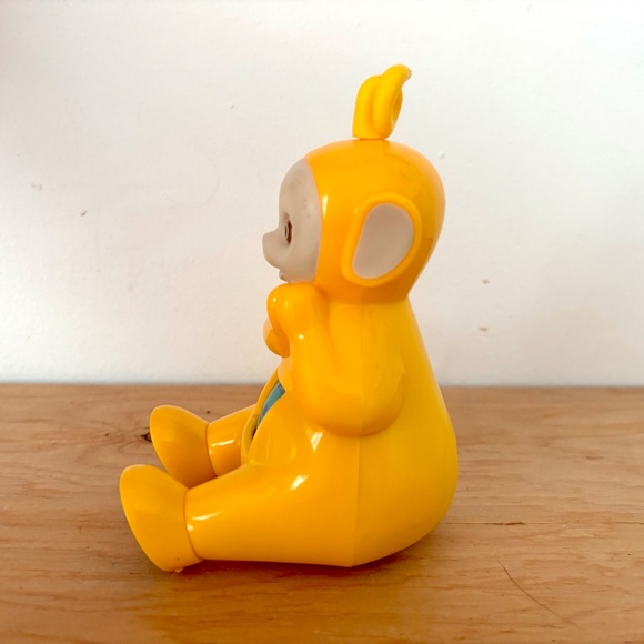Vintage 90s Teletubbies Laa-Laa Toddlin Teletubby Rolling Baby Toy - Picture 4 of 7